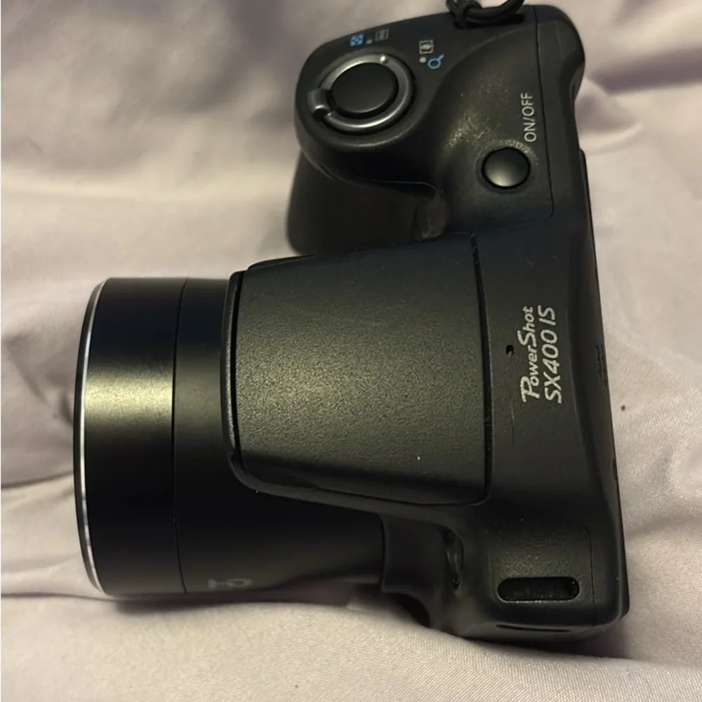 Canon Black Zoom Lens Digital Camera